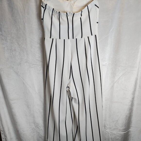 Venus strapless wide leg cropped jumpsuit. - Picture 2 of 3